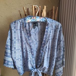 Fun and Flirt shirt. Size Small